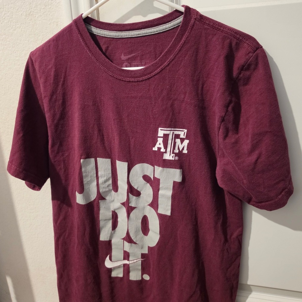 Nike Texas A&M Aggies Just Do It Maroon Graphic T-Shirt Mens Small